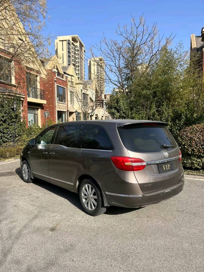 青岛17年别克GL88