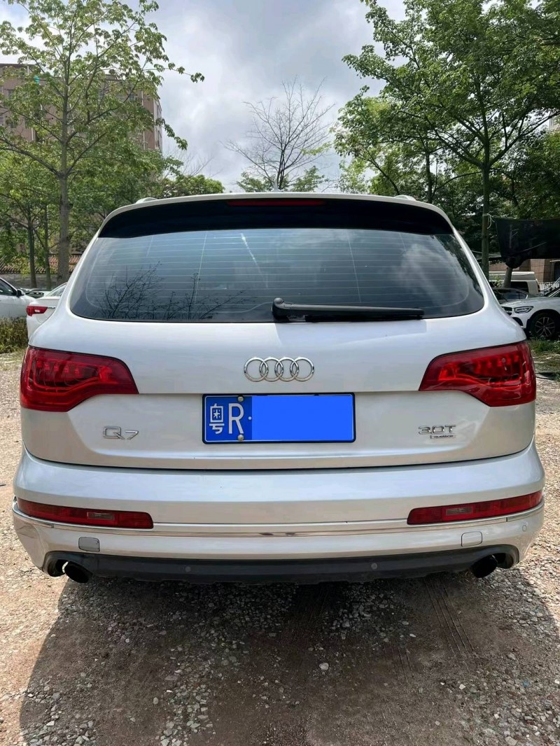 广州12年奥迪Q79