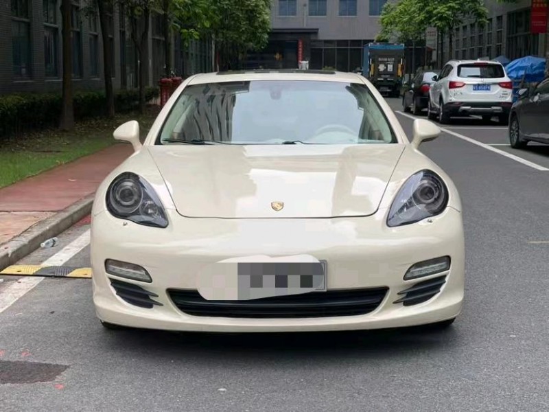 东莞12年保时捷帕拉梅拉1