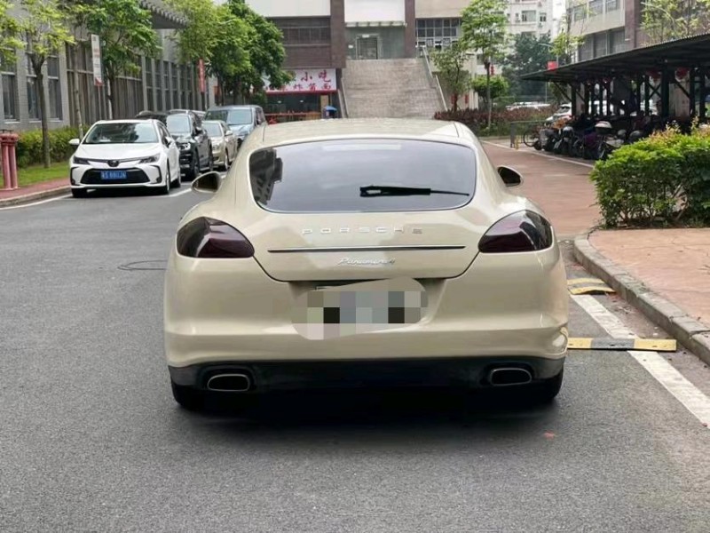 东莞12年保时捷帕拉梅拉9