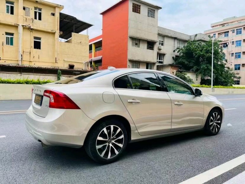 东莞19年沃尔沃S60L8