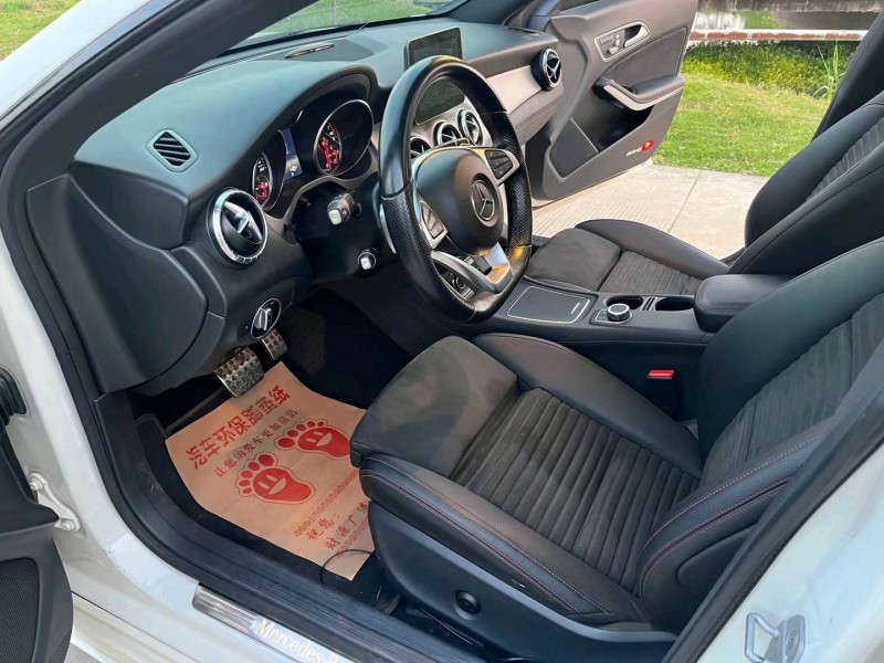 徐州17年奔驰CLA3