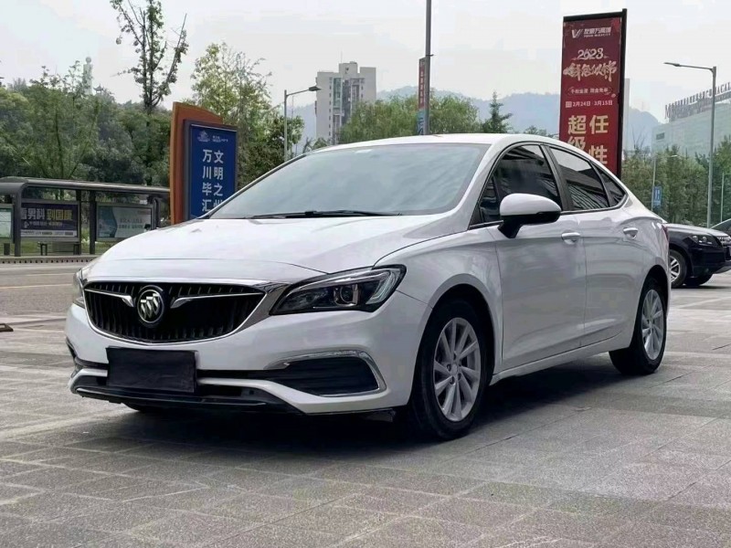 重庆18年别克威朗3
