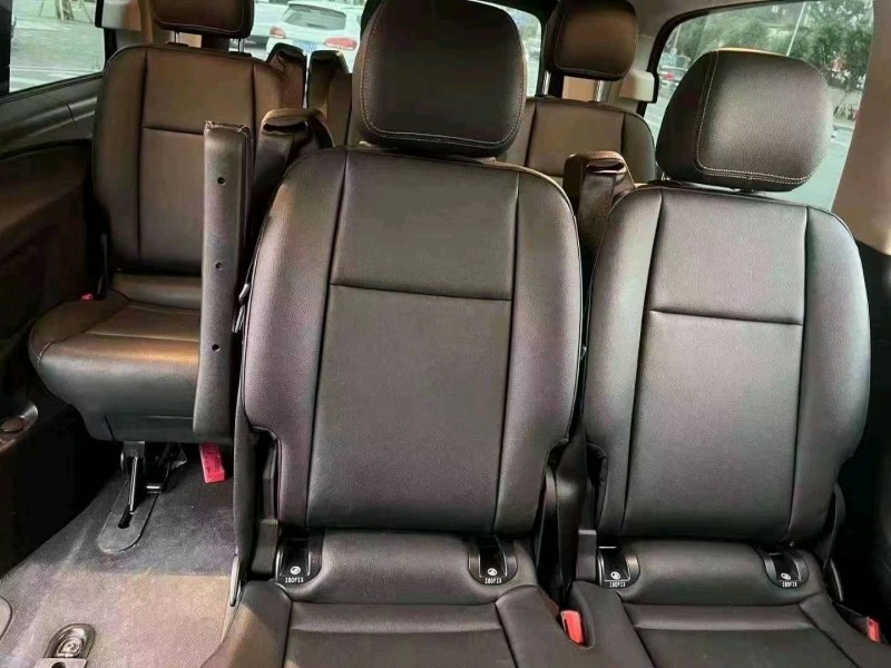 重庆20年奔驰威霆3