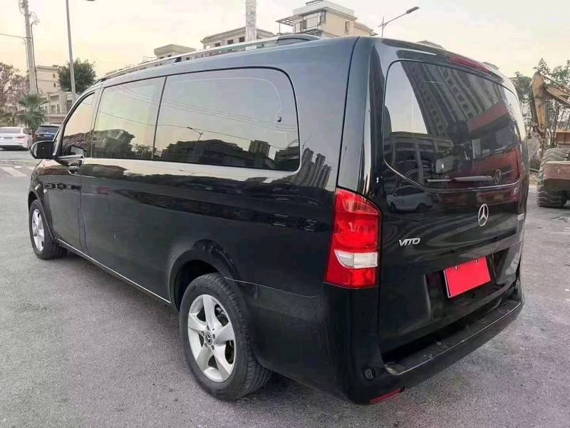 重庆20年奔驰威霆2