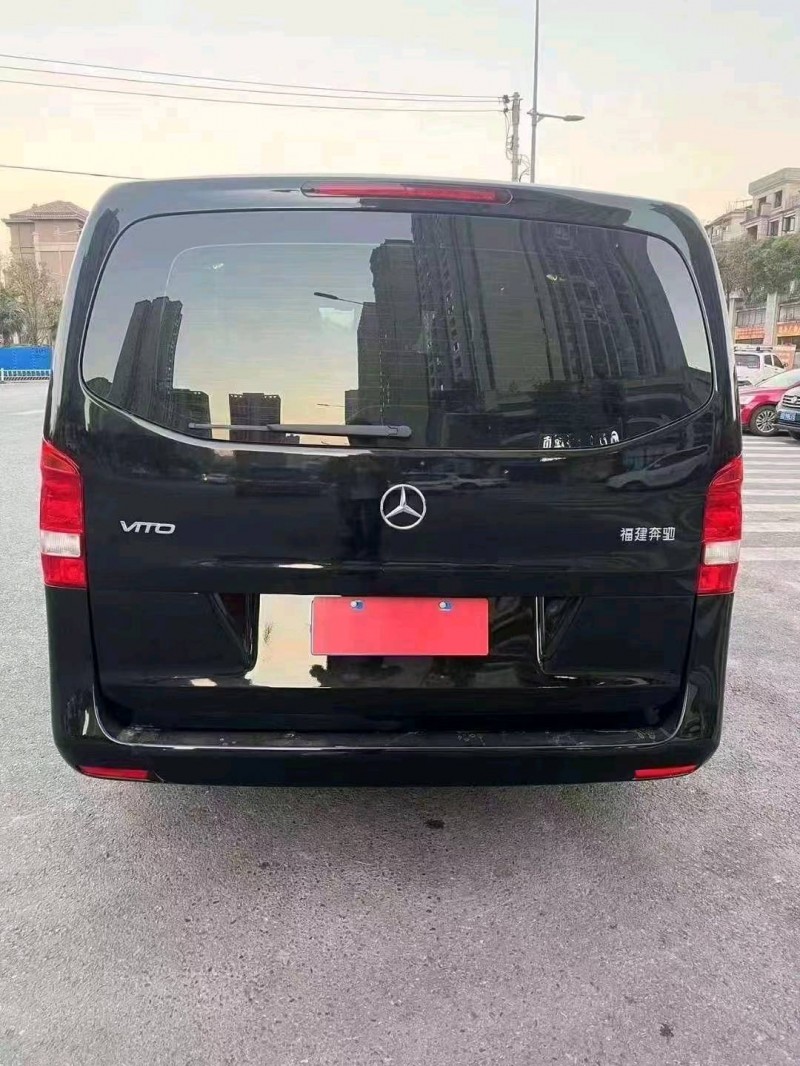 重庆20年奔驰威霆6