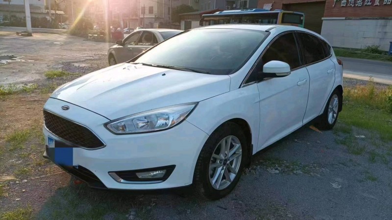 梧州17年福特福克斯2