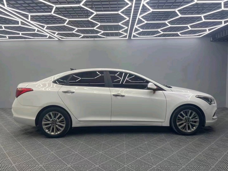 成都18年现代名图3