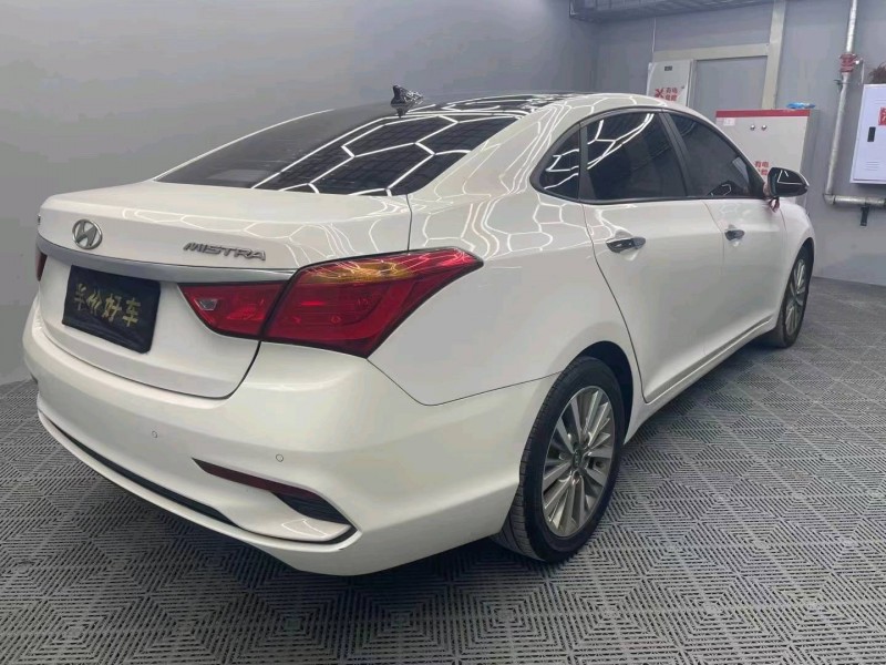 成都18年现代名图8