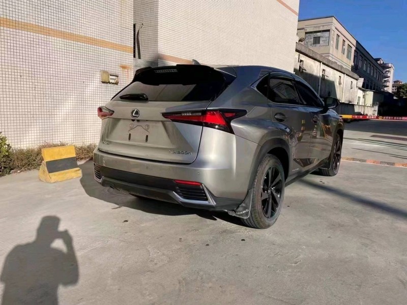 广州20年雷克萨斯NX8