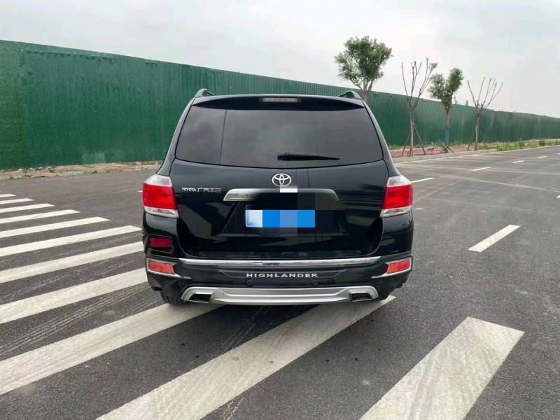 保定13年丰田汉兰达9