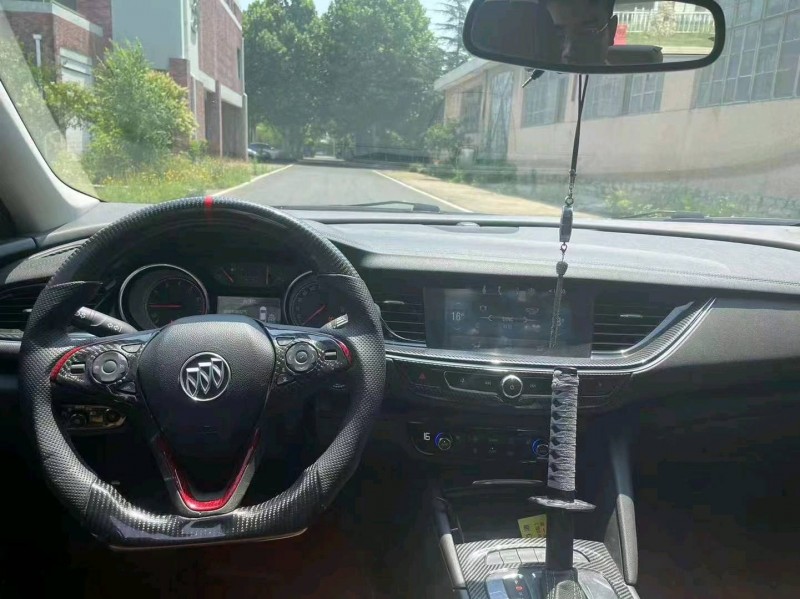 枣庄17年别克君威4