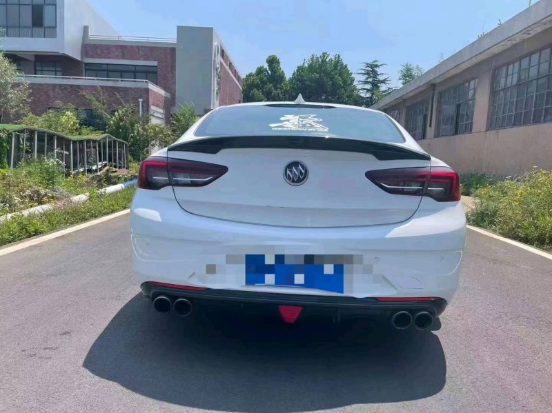 枣庄17年别克君威8