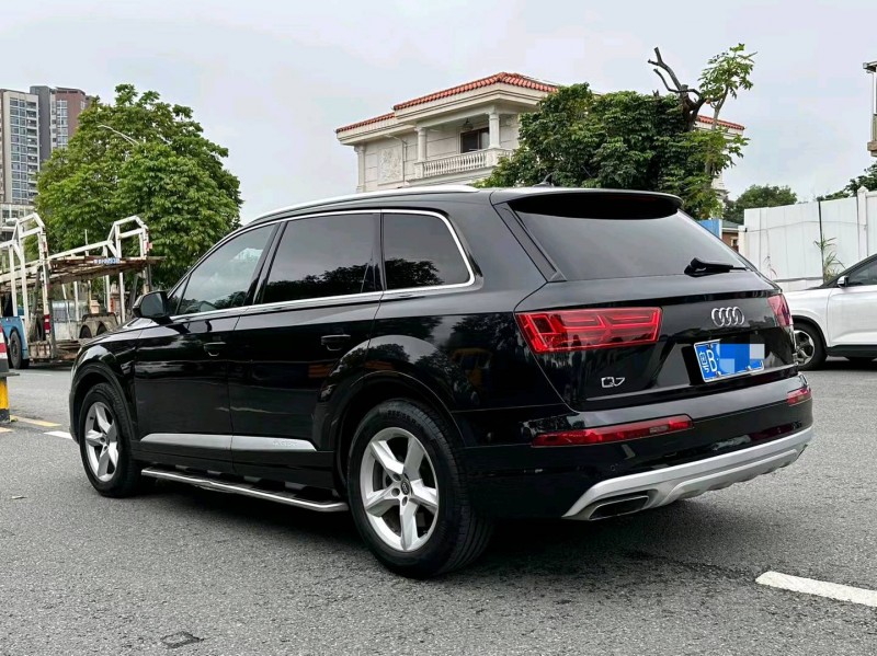 广州17年奥迪Q78