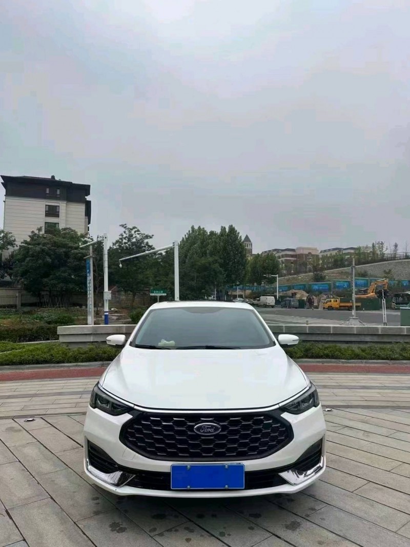 济南21年福特福睿斯1