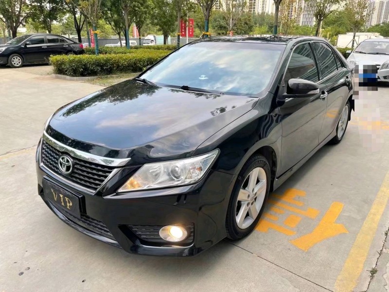 济宁12年丰田凯美瑞3