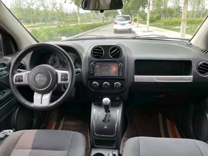 保定15年Jeep指南者4