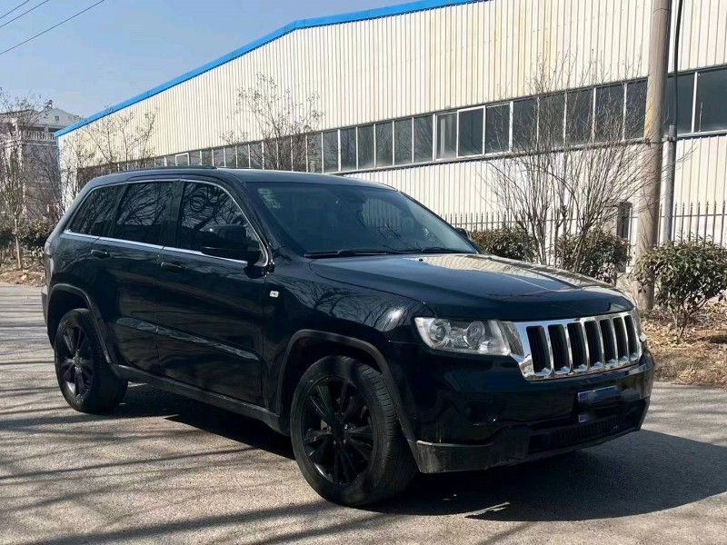 青岛13年Jeep大切诺基3