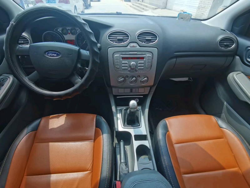 保定14年福特福克斯5