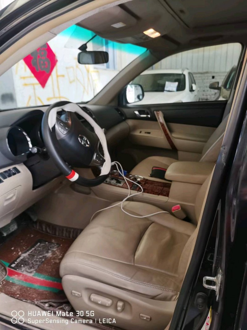 保定11年丰田汉兰达7