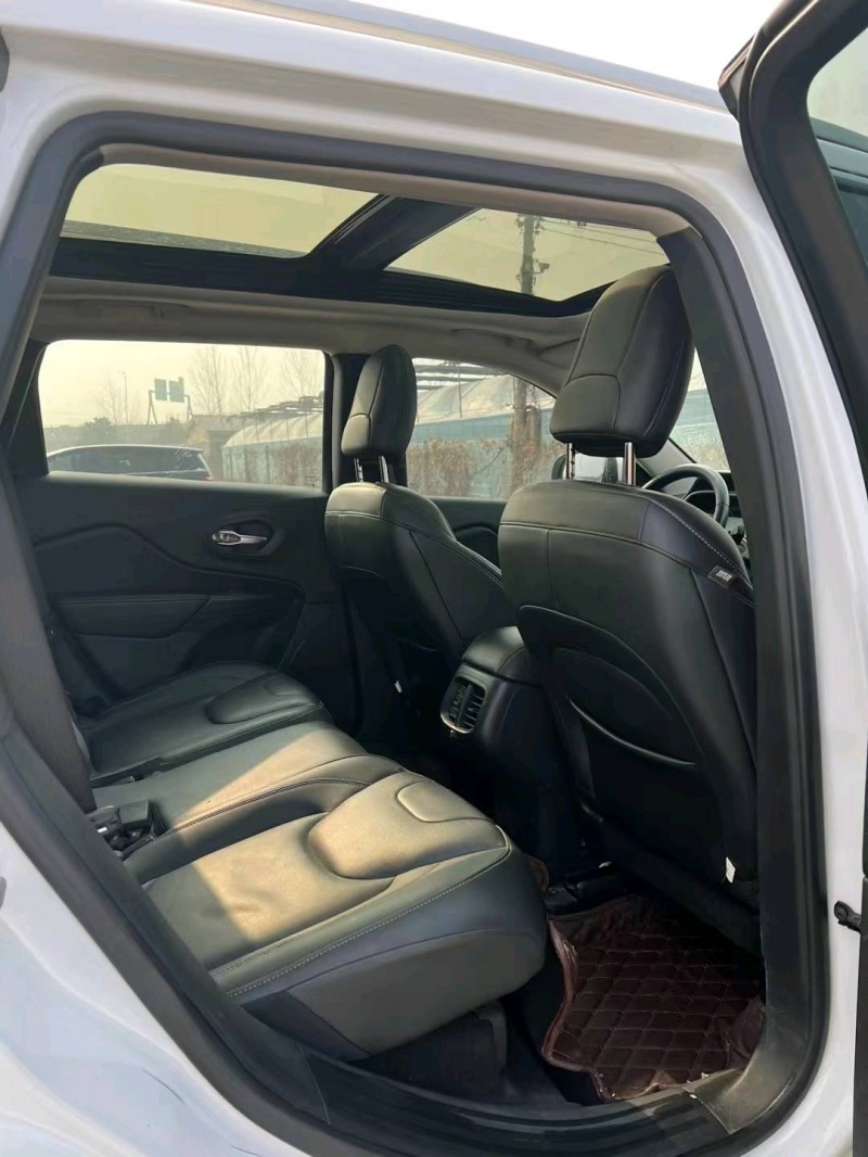 宿迁18年Jeep自由客4