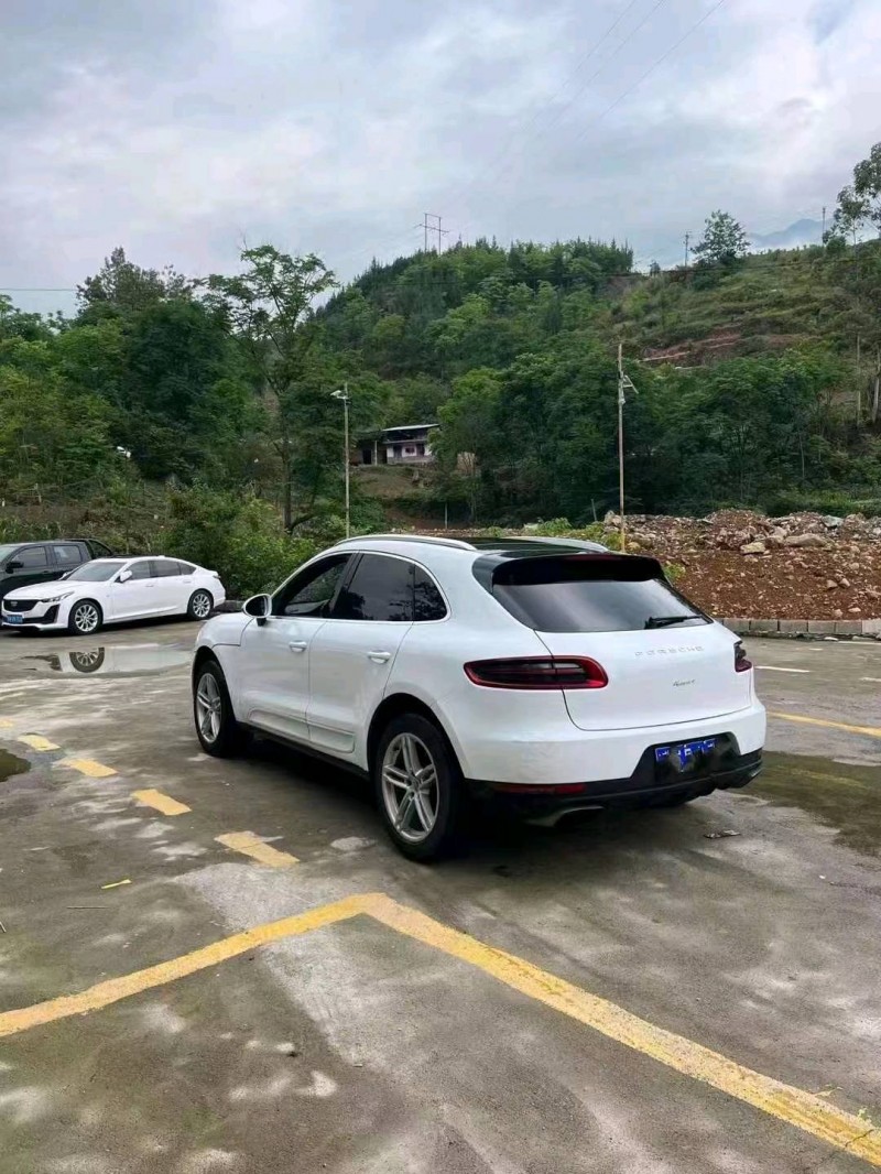 重庆15年保时捷Macan5