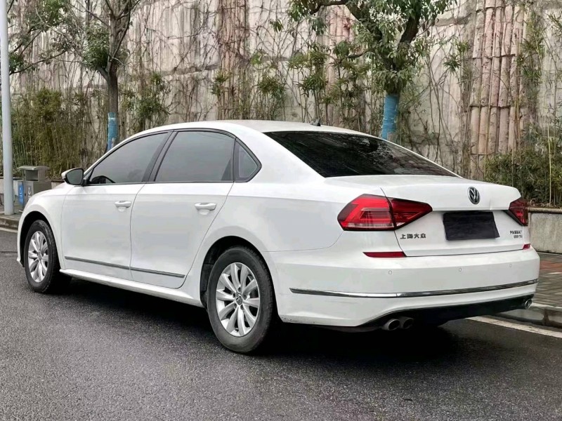 重庆17年大众帕萨特9