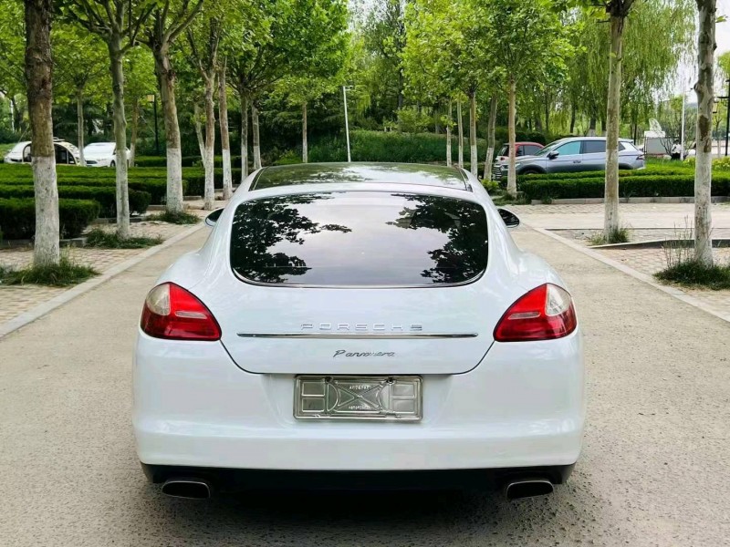 汕头12年保时捷帕拉梅拉9