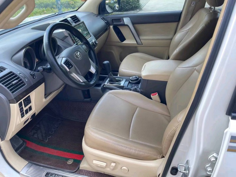 济宁18年丰田普拉多4