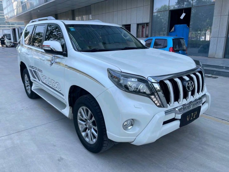 济宁18年丰田普拉多9