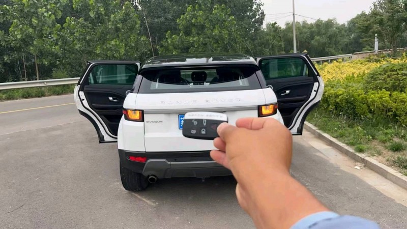 常州16年路虎极光3