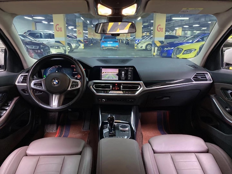 成都21年宝马3系4