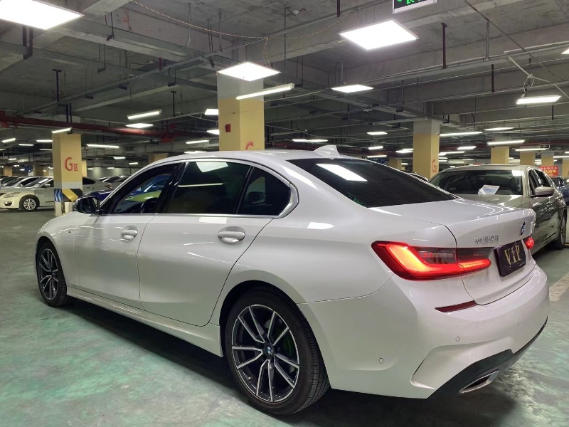 成都21年宝马3系6