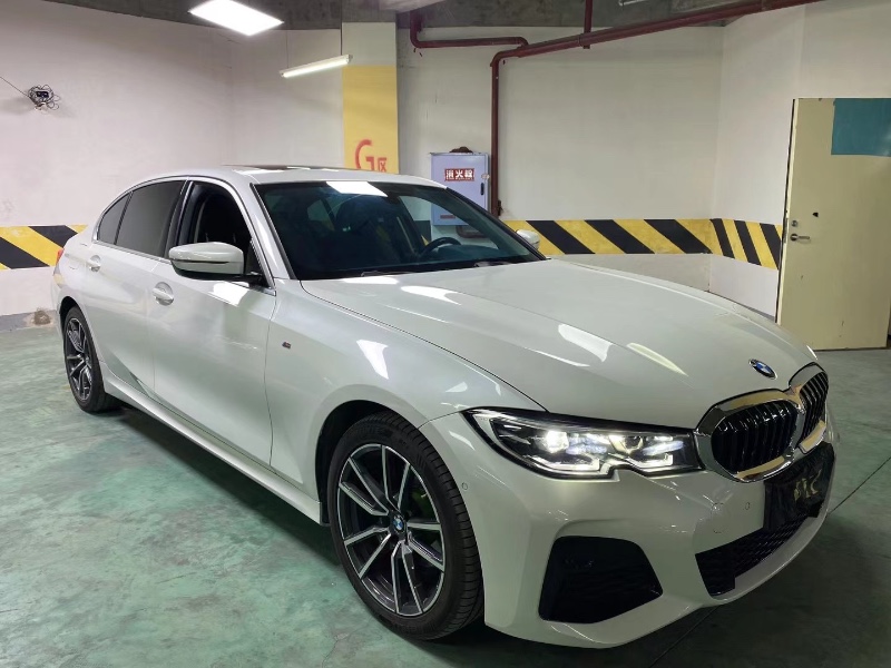 成都21年宝马3系9