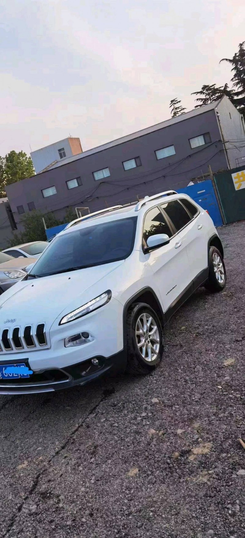 枣庄18年Jeep自由光4