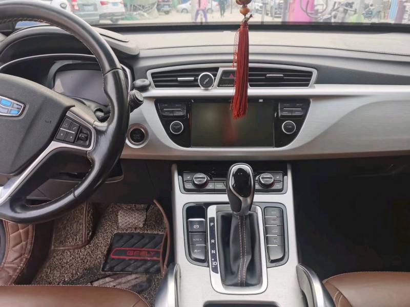 保定16年吉利博越4