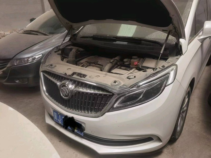 保定17年别克GL81