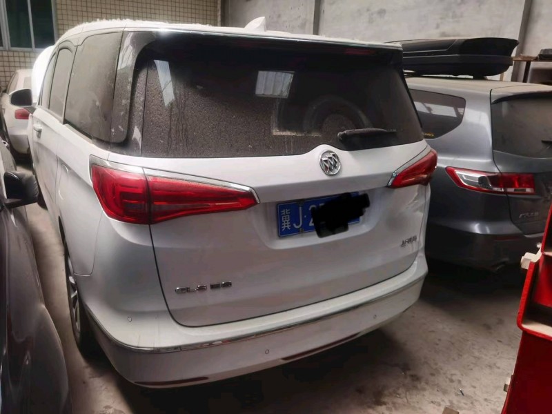 保定17年别克GL85