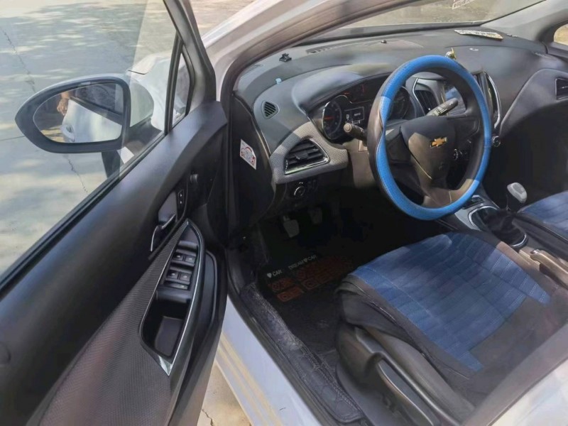 保定17年雪佛兰科鲁兹8