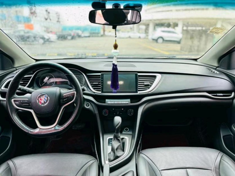 东莞18年别克英朗5