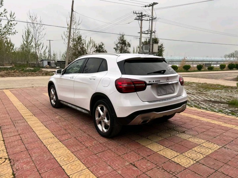 徐州18年奔驰GLA8