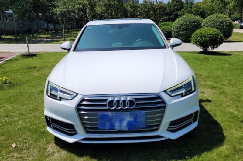 成都18年奥迪A4L1