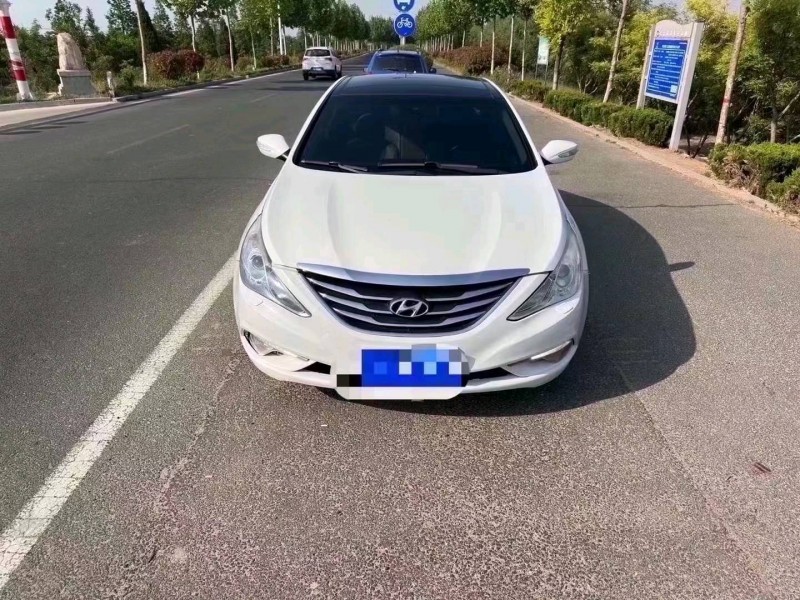 东营13年现代索纳塔八1