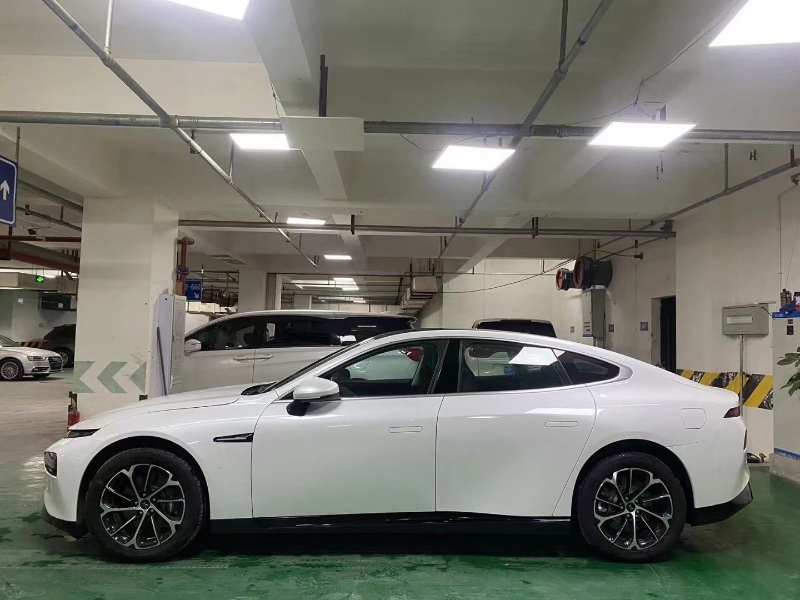 成都22年小鵬汽車p77