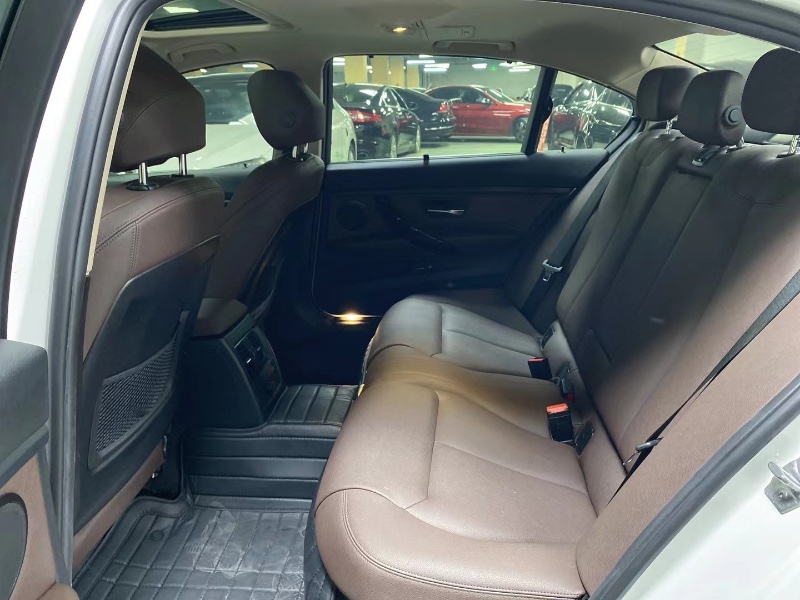 成都19年宝马3系6