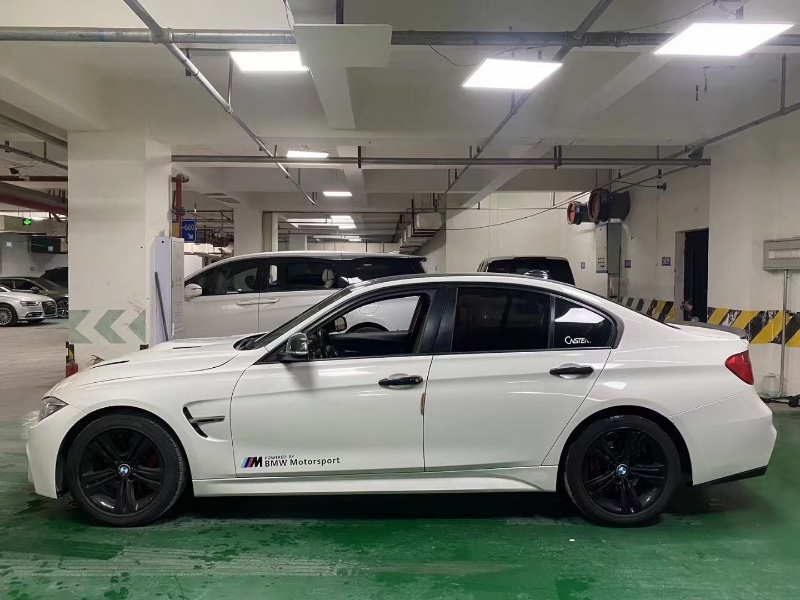 成都15年宝马3系8