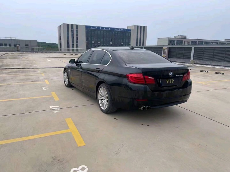 嘉兴11年宝马5系4