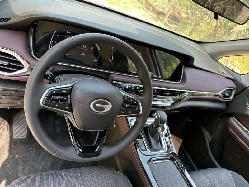 保定23年传祺M64