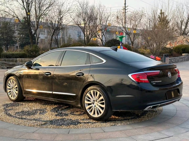 青岛18年别克君越4