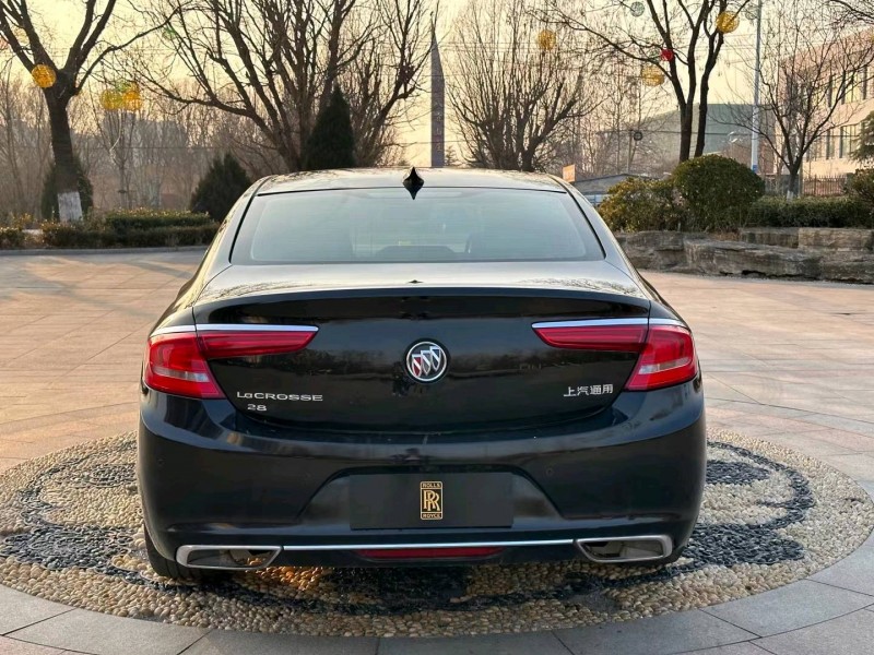 青岛18年别克君越6